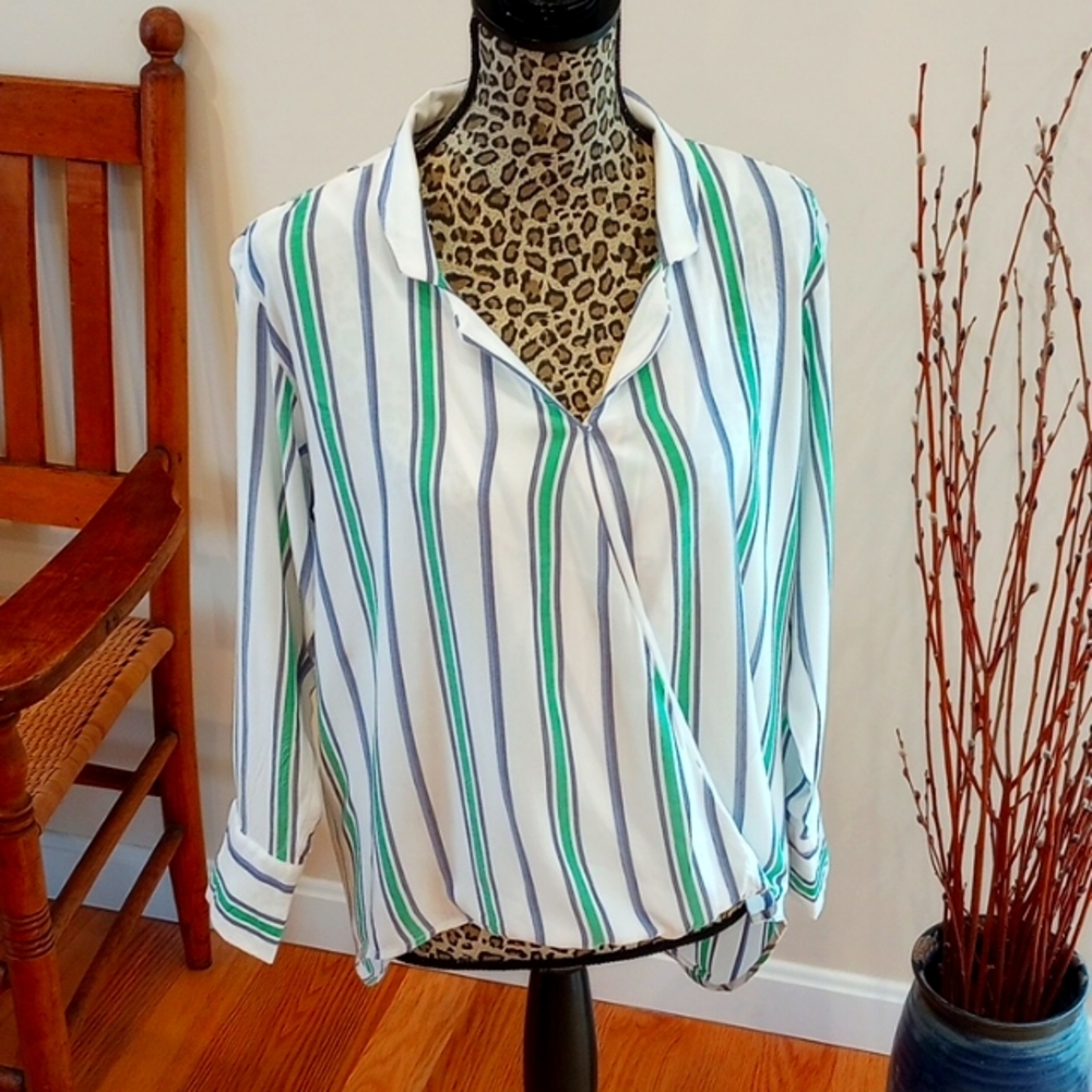 Velvet Heart Rayon Blouse w/Crisscross Front and Longer Back, Size: Medium NWOT